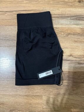 -NWT Enhance seamless shorts, black, small.